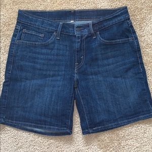 Levi’s jean short